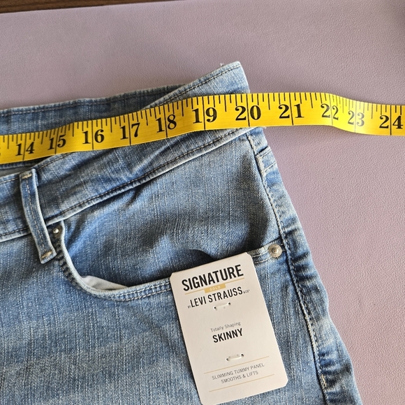 Levi Strauss‎ Gold Label Totally Shaping Skinny Jeans Women's 22S Tommy Control - Picture 9 of 11